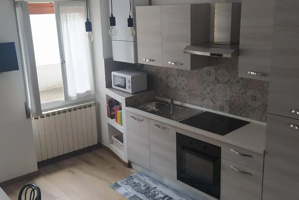 Dream House Apartment Clusone 0*,